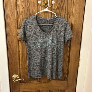 Under Armour Women's Heathered Gray V-Neck Athletic Tee Medium
